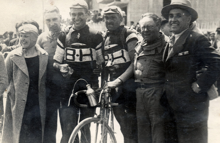 Rennradfahrer frührer BH-Bikes
