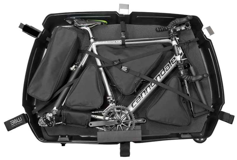 Fahrradkoffer mit engepacktem Rennrad