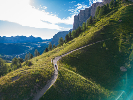 Mit dem Hardtail Mountainbike 29 Zoll die raus in die Natur