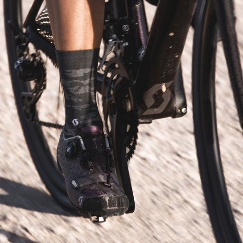 Rennradschuh im Klicksystem eingeklickt