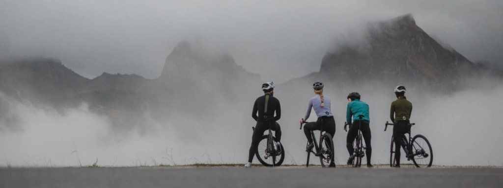 Radfahrer mit Scott Bekleidung auch bei Kälte unterwegs