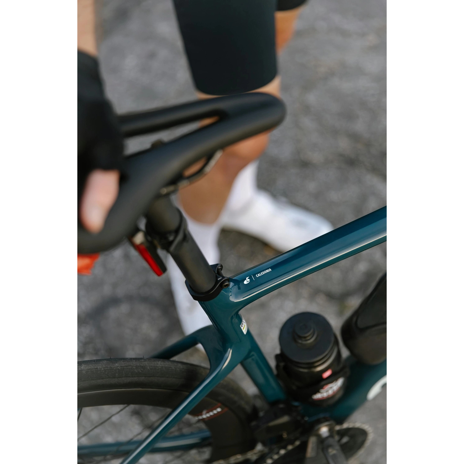 Cervélo Caledonia 105 Di2 Rennrad 28" blau