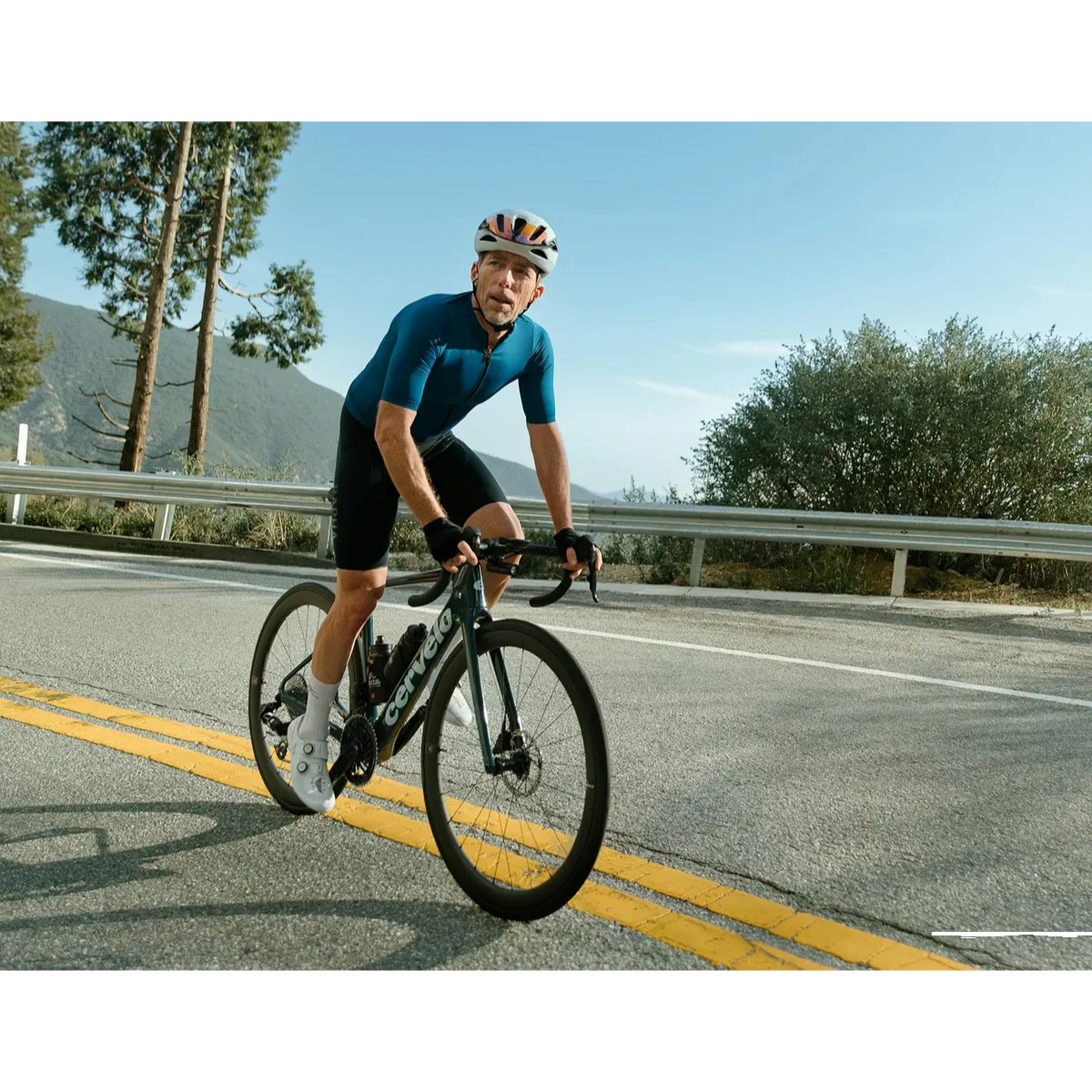 Cervélo Caledonia 105 Di2 Rennrad 28" blau