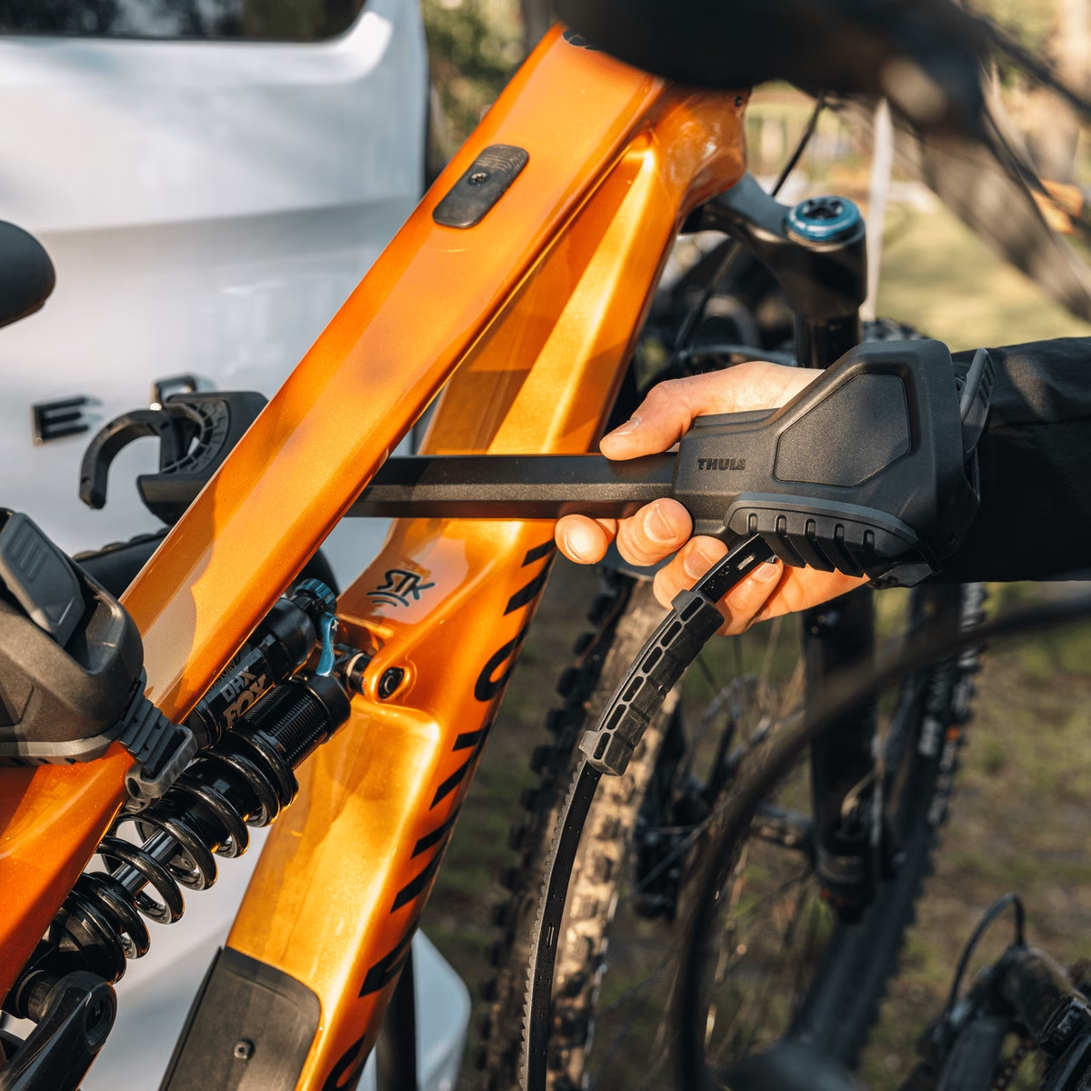 Thule VeloSpace 3 - 2 Bike Fahrradträger Anhängerkupplung